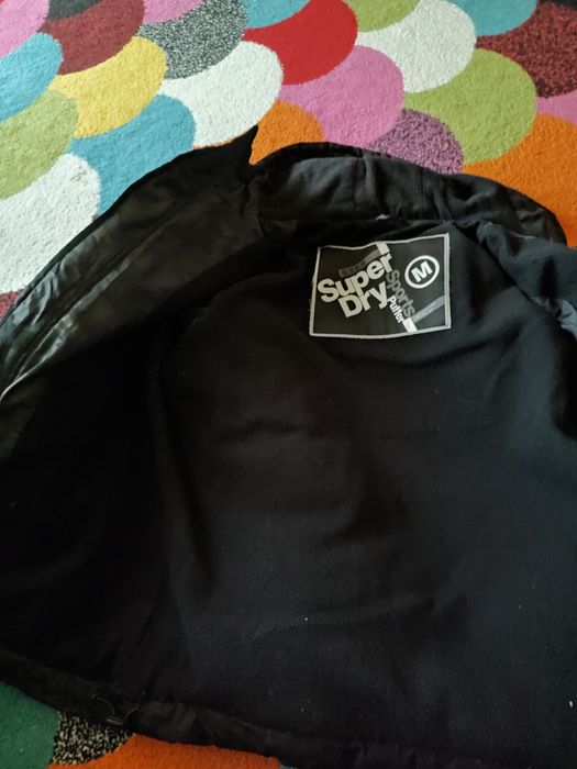 Vând geacă groasă de iarnă Super Dry
