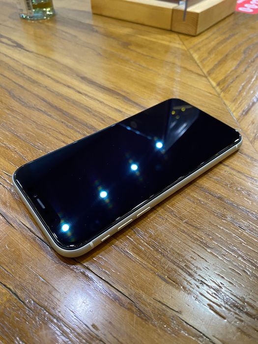 Айфон XR 64/75 face есть