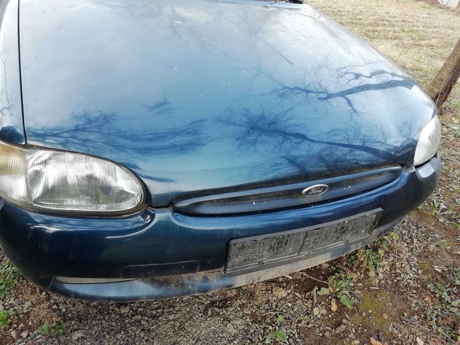 Форд Ескорт на части