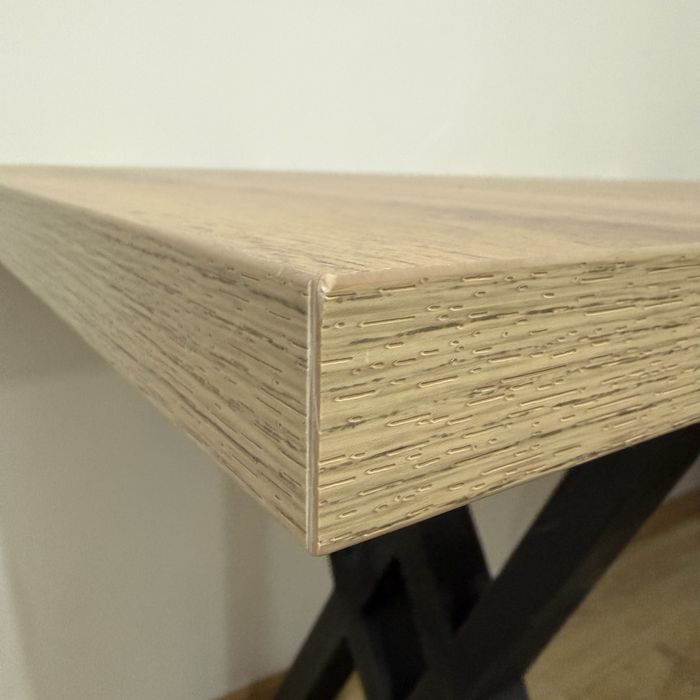 Просто стол