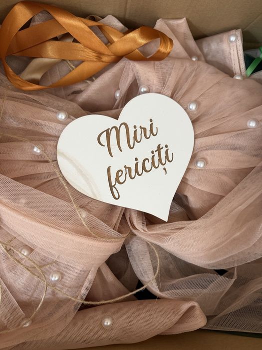 Decor / aranjamente masina pentru nunta, miri, socrii mari, socrii mici, nasi