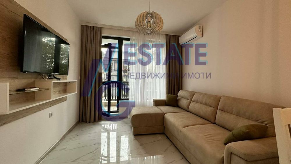 Обзаведен двустаен апартамент в затворен комплекс в Приморско.