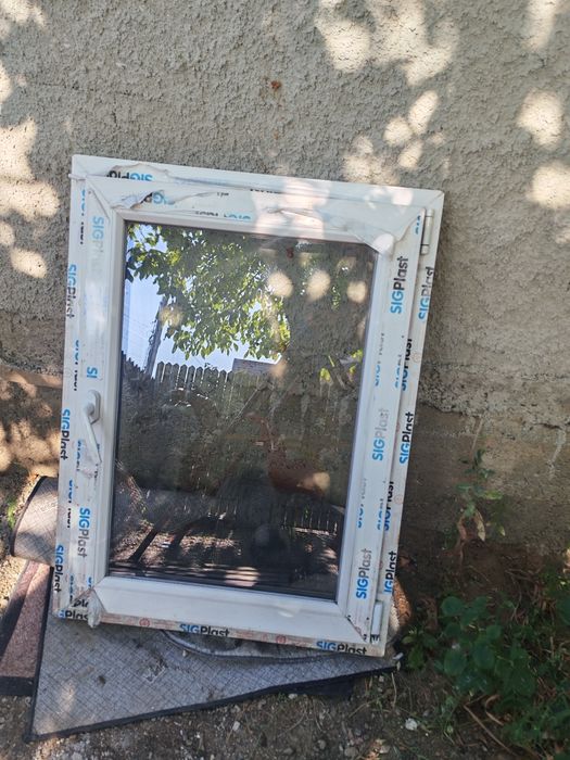 Vând geam termopan 73 cm lățime , 98 cm înălțime