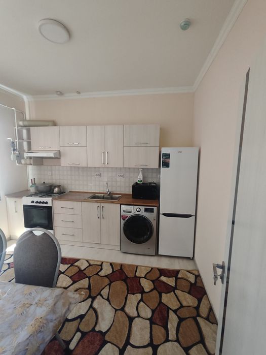 Сдам квартиру 16/4, 3 комнаты, мелирована с условиями.