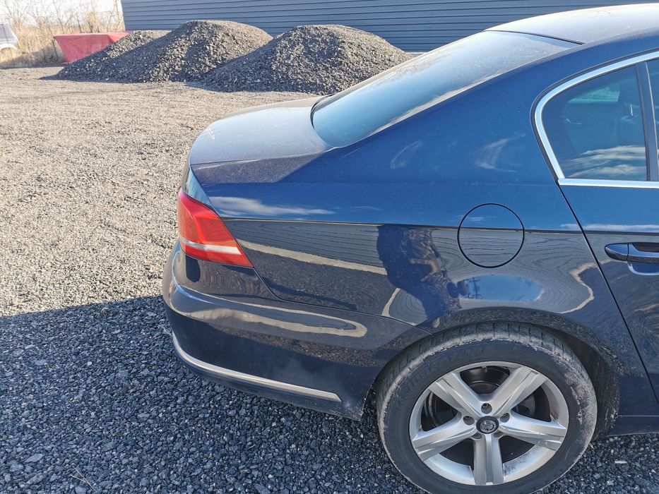 aripa spate praguri passat b7 sedan