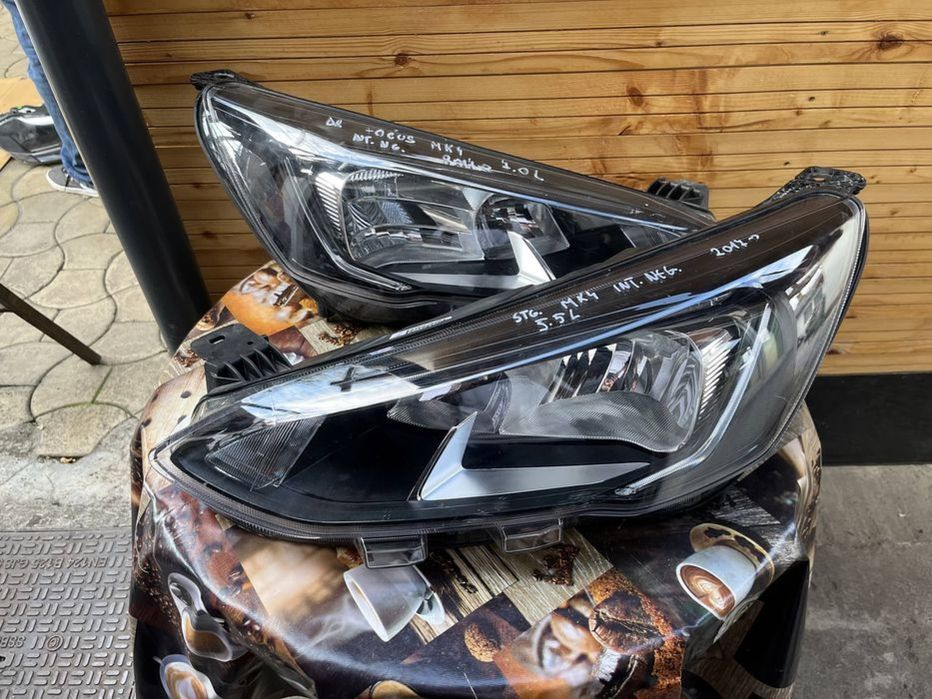 Far stanga / dreapta Ford Focus 4 Mk4 interior negru LED