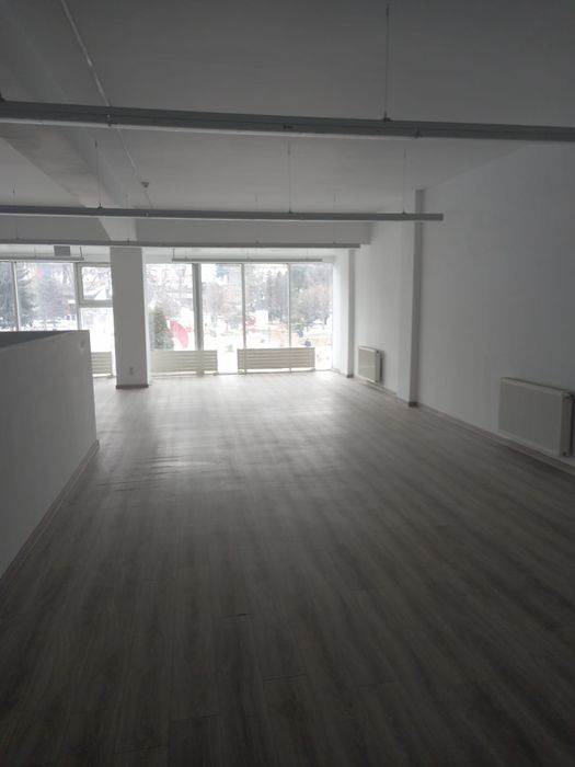 Închiriez spațiu comercial ultracentral Piatra-Neamț
