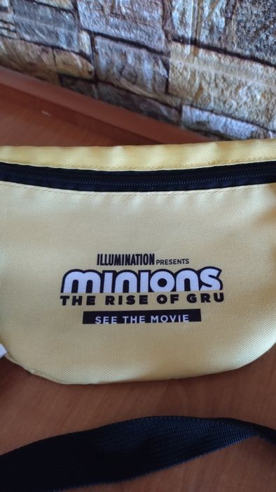 Детска чанта за кръст "Миньони"