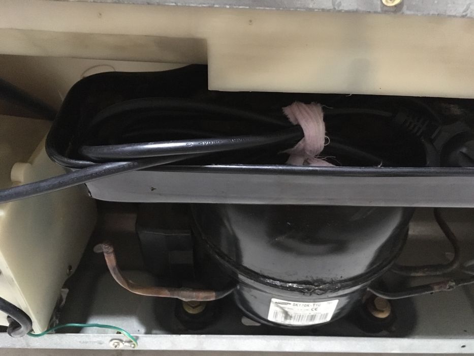 Холодильник SAMSUNG