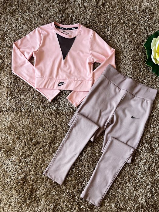 Дамски екипи Nike