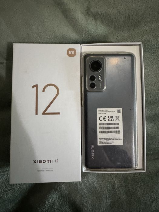 Xiaomi 12 256 GB- пълен комлект.