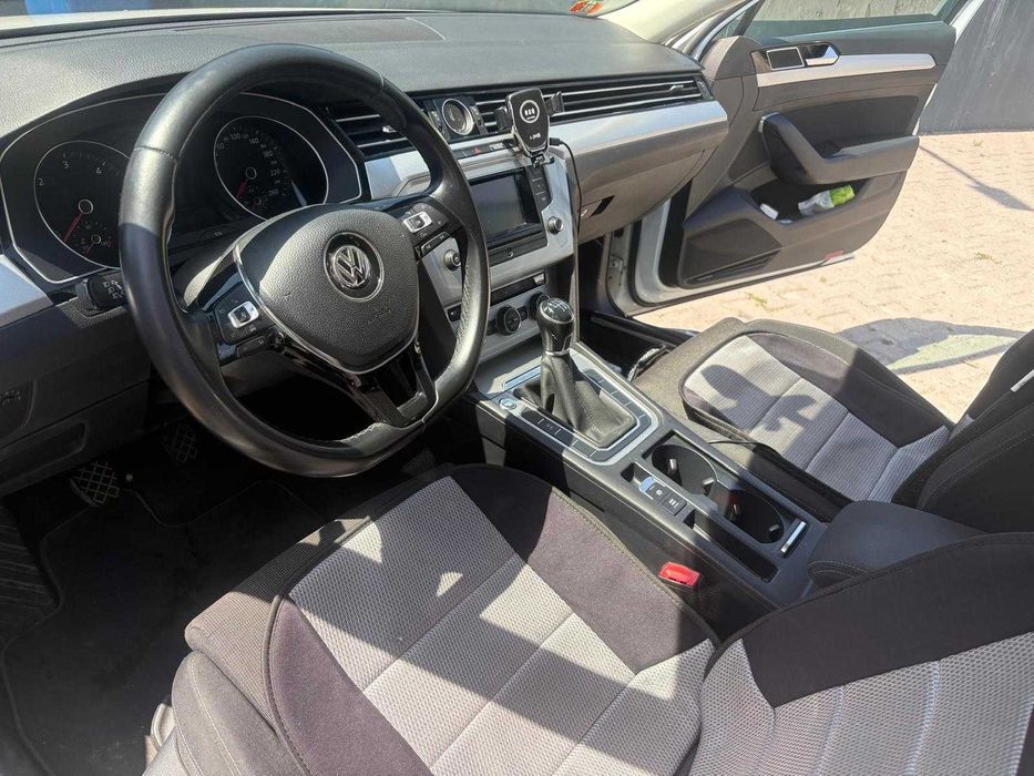VW Passat B8 2.0 TDI break 150 CP – Model 2017 (fabricat 10/2016)