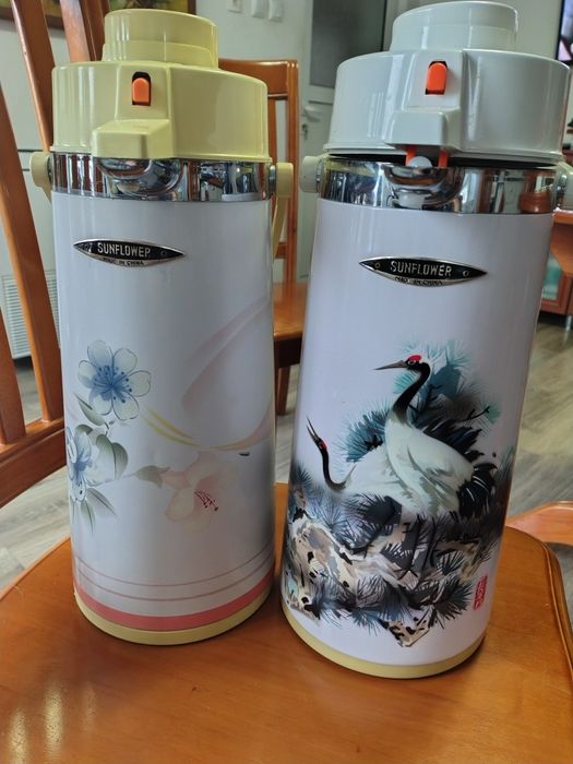 Термоси различни