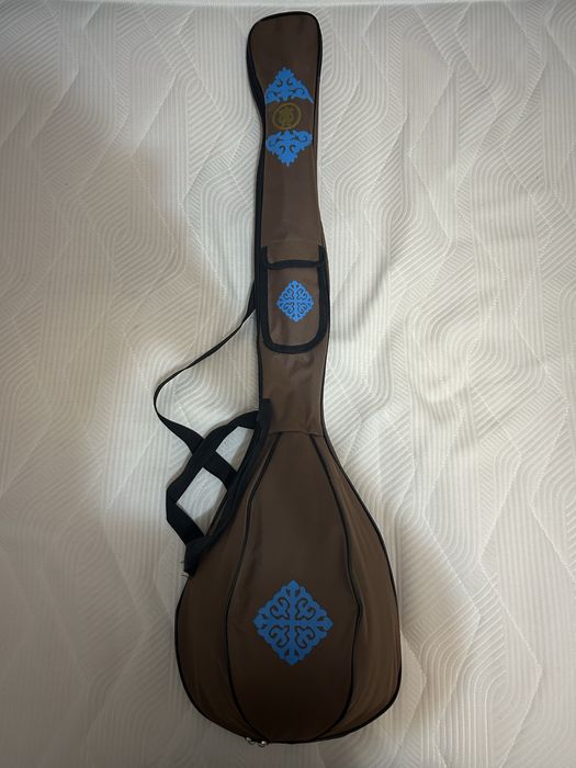 Домбыра с чехлом