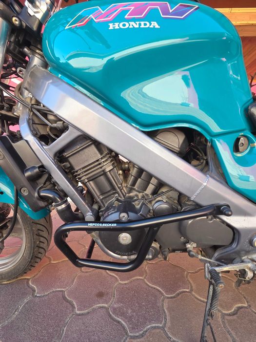 Vînd Honda ntv 650