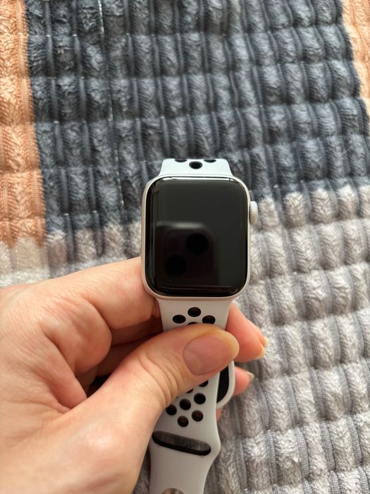 Apple Watch SE 40мм Nike