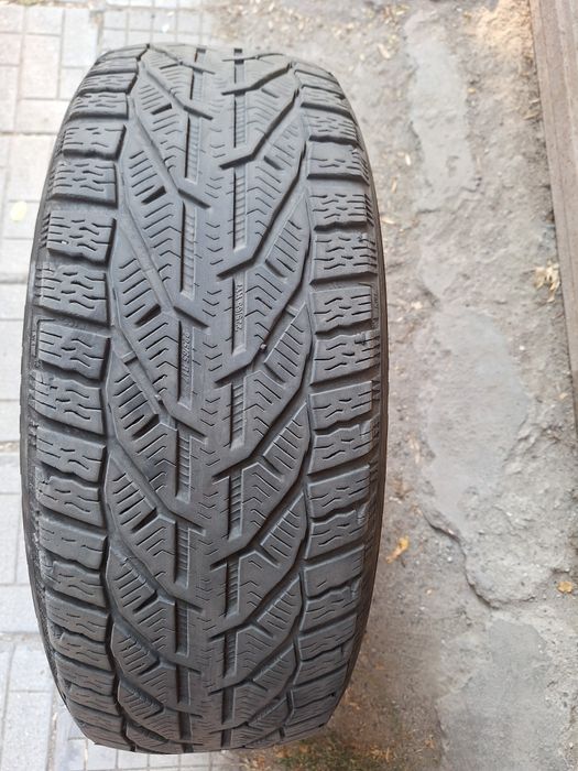Продавам зимни гуми Kormoran , употребявани.