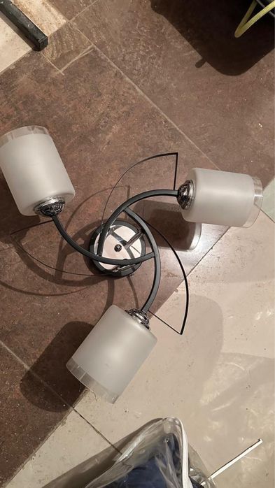 Продам люстры недорого !