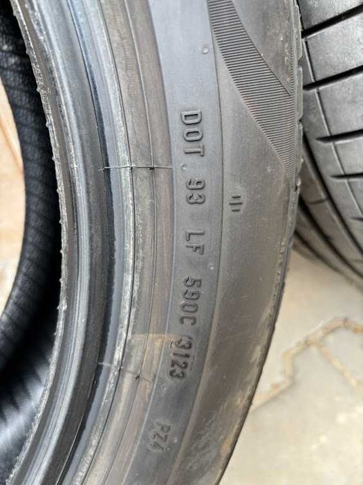 Летни гуми Pirelli P-ZERO PZ4 235/50/19 99V