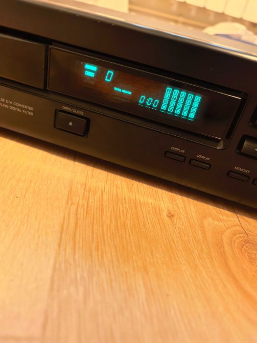 Cd player Onkyo DX6900