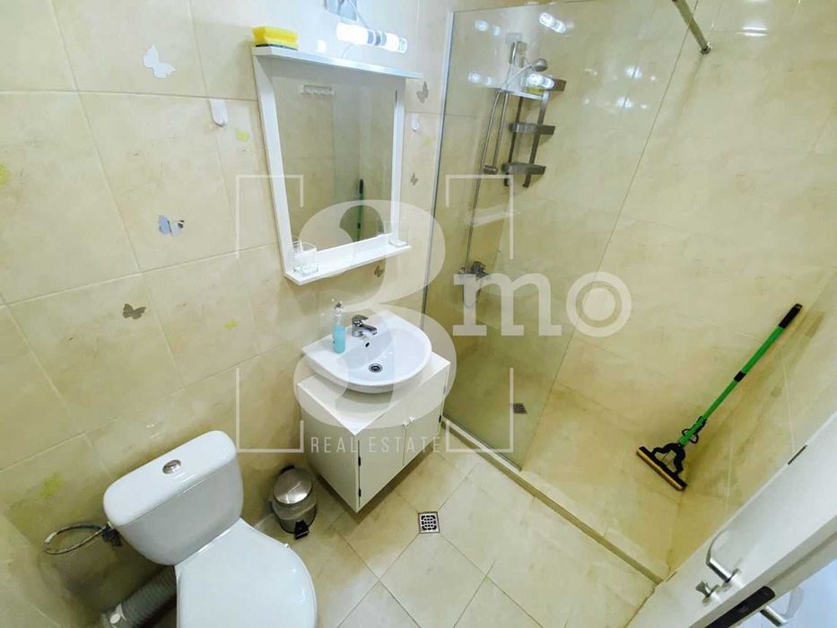 „3mo“ отдава под наем двустаен апартамент, находящ се в ж.к. Дружба 2