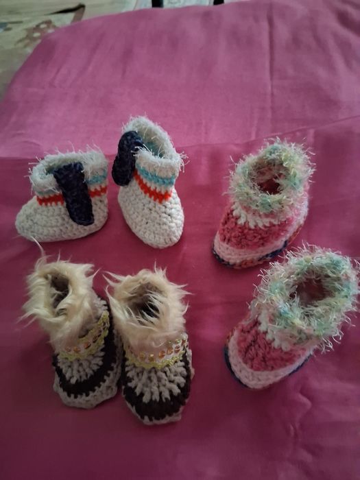 Hăinuțe tricotate pentru căței mici