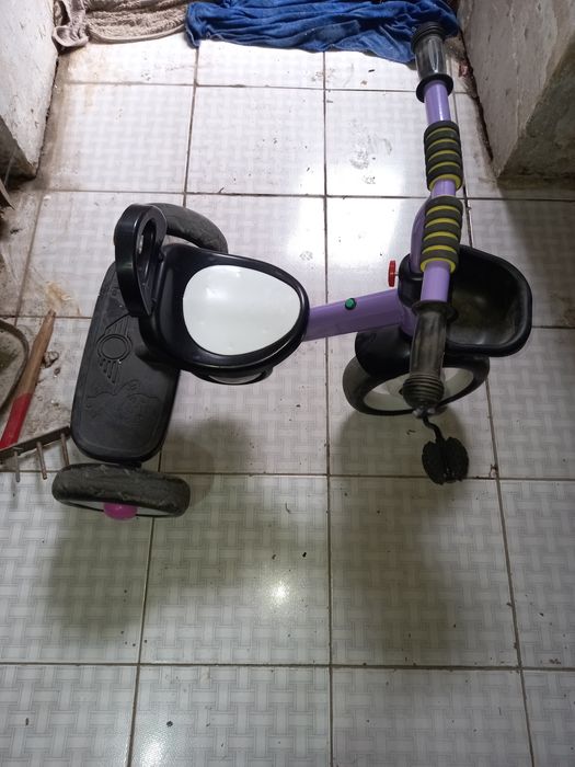 Продам велосипед детский трех колесный