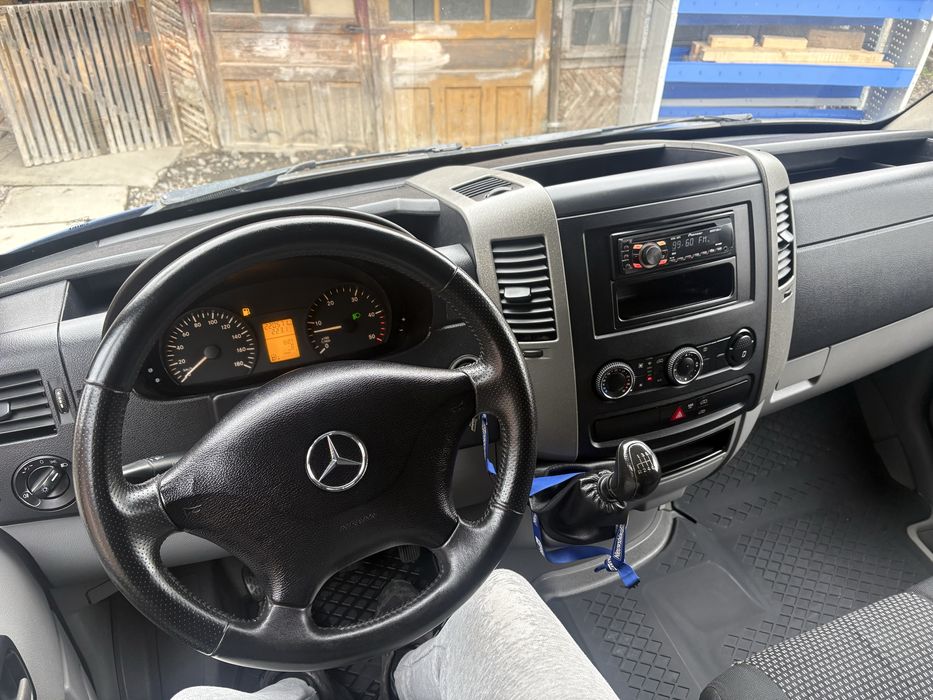 De vanzare Mercedes Sprinter 519 2011  3.0 190 cai V6 Euro5 AC