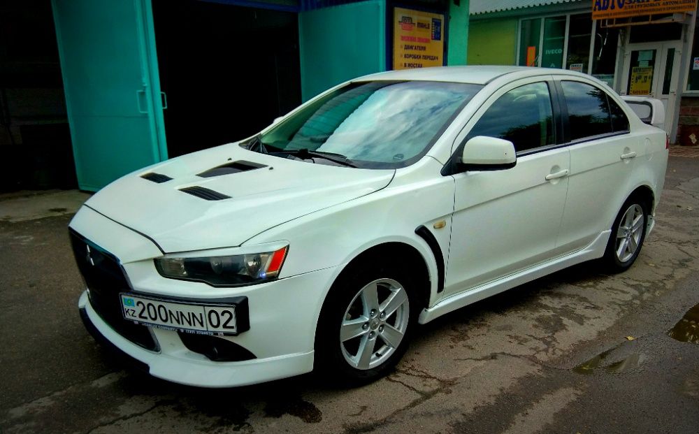 бампер передний лансер 10