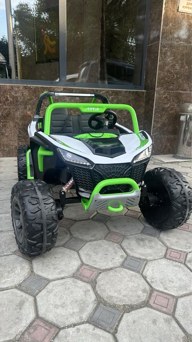 Мощный внедорожник багги