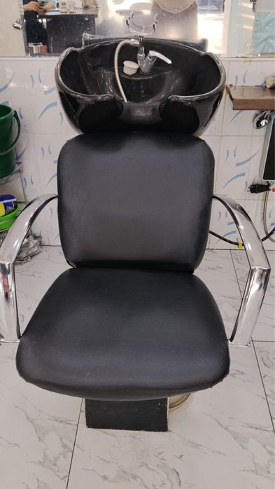 Сартарошхона учун Кресло ва мойка сотилади. Для салонов красПродается!
