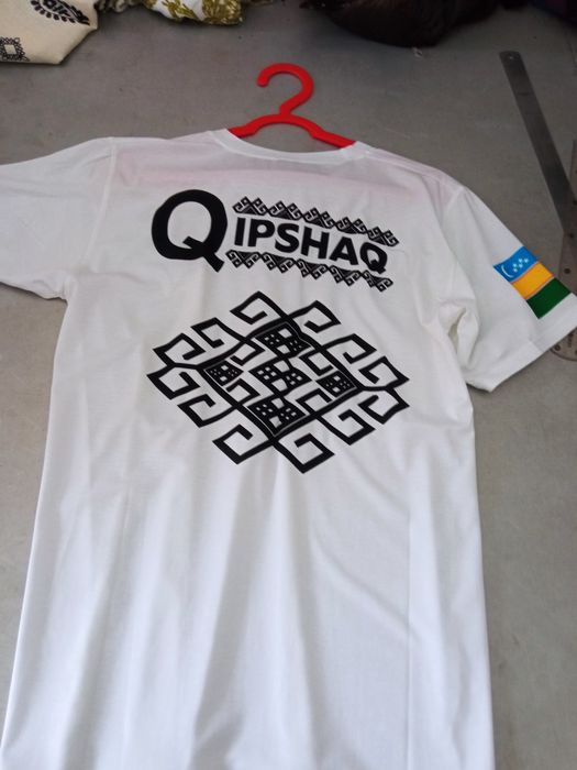 Qaraqalpaq uriwlari jazilgan fudbolkiler .