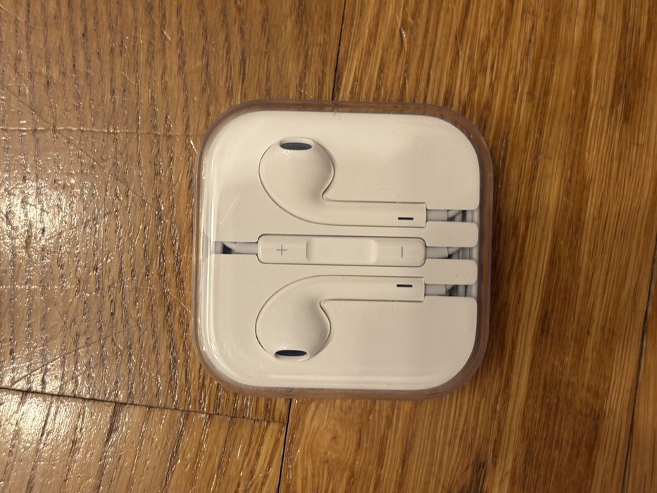 Apple Ipod Shuffle 1 gen A1112, stare foarte buna, casti originale plus o pereche noi
