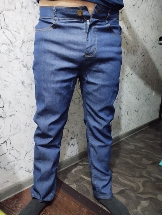 Продам мужские джинсы