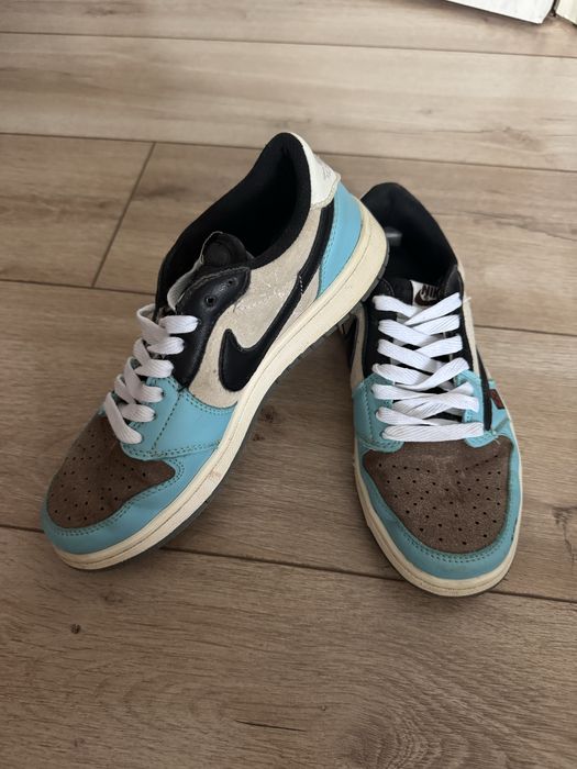 Продам мужские кроссовки.