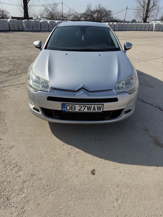 Citroen C5 an 2010 sau schimb  cu Logan