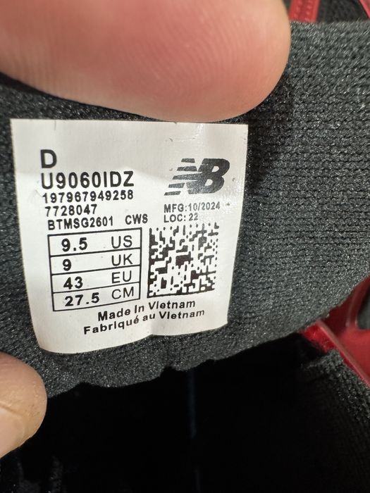 Adidasi New Balance 9060