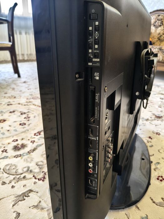 Телевизор Toshiba Regza 37XV733