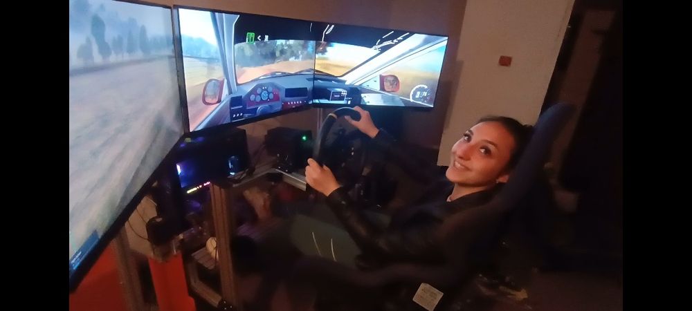 Състезателен симулатор под наем / Simulator for rent