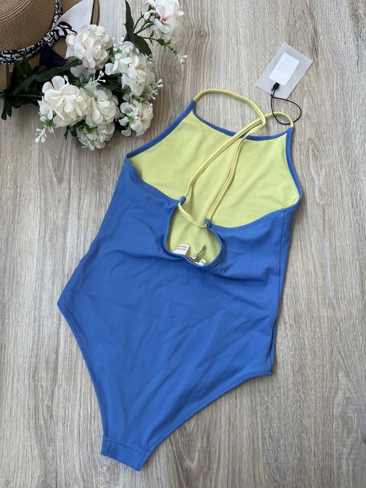 Tommy Hilfiger пола блузка и бански нови с етикет