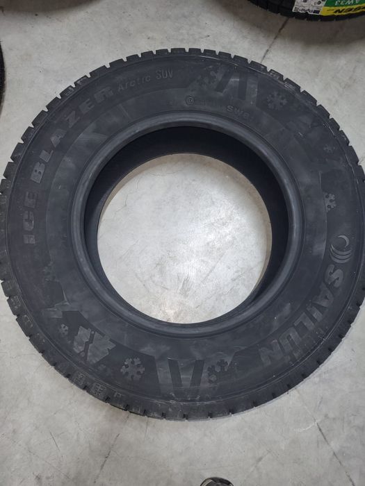 Шины зимние 235/70R16