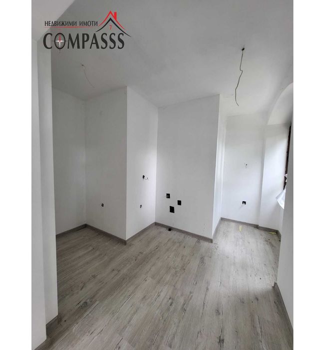 Продава се Двустаен апартамент в Добрич, Център - 60 кв.м за 1326 €/кв.м - Снимка #2