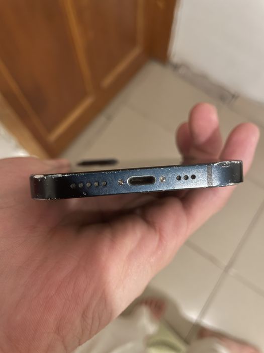 продам айфон 13 заблокирован