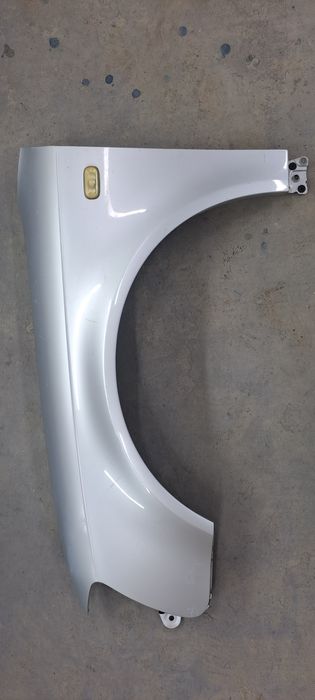 Крыло левое на Audi A4 (b7)