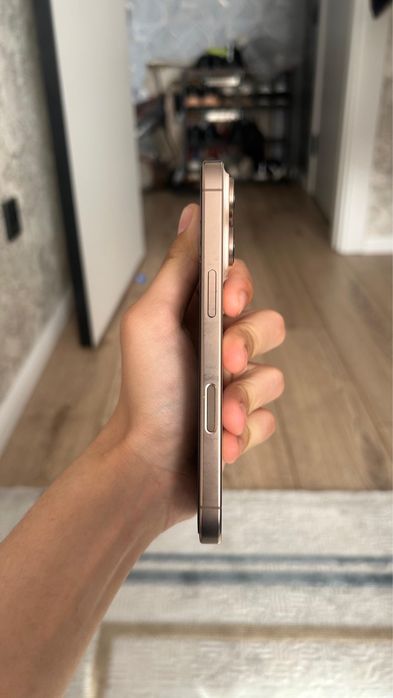 Продам iPhone 16 pro