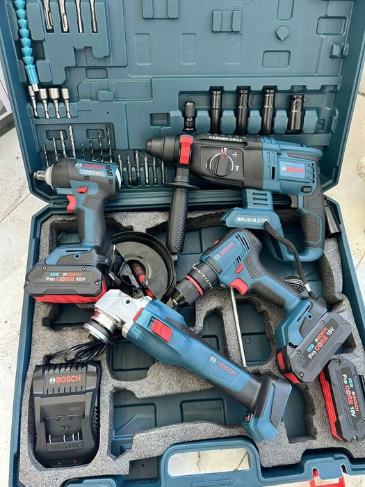 Предлагам чисто нов комплект четири в едно на bosch