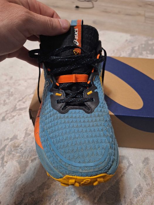 Asics Trabuco 13 - trail маратонски за планинско бягане 41.5-42 размер