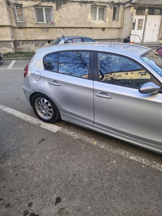 Vand masina preț bun