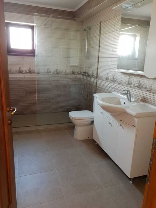 Inchiriez apartament