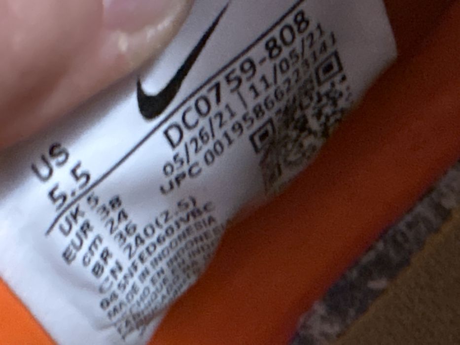 Vand ghete nike marimea 38 un pic tocite dar stare foarte buna